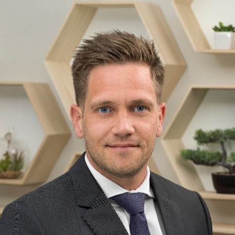 LL.M | Executive MBA | Investment Lawyer